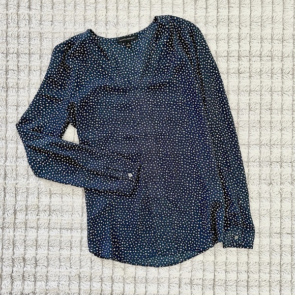Banana Republic Navy Patterned Blouse - Picture 1 of 3